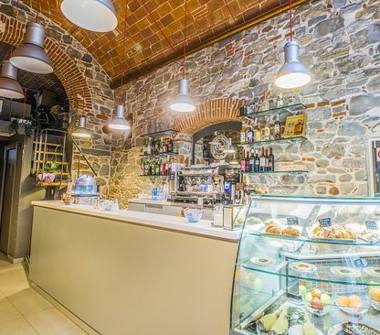 Bar in vendita a Firenze, Zona Firenze Nova, Piazza della Libertà 24