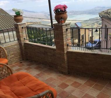 Casa indipendente in vendita a Agira (Enna), Via Diodorea 314