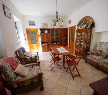 Casa indipendente in vendita a Atzara (Nuoro), Via San Antioco 47
