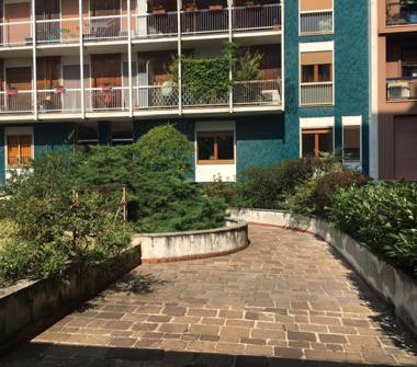 Monolocale in affitto a Milano, Zona Solari, Via Cola di Rienzo 12