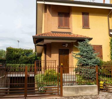Villa in vendita a Paderno Dugnano (Milano), Via Ugo la Malfa 3