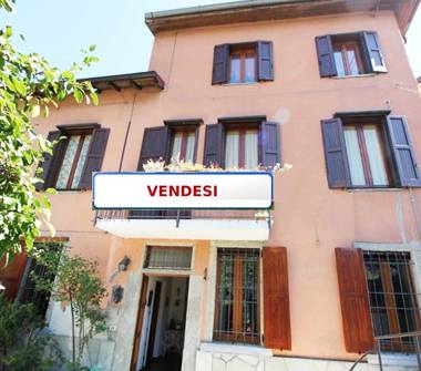 Casa indipendente in vendita a Laino (Como)