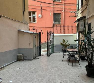 Magazzino in vendita a Genova, Zona San Teodoro