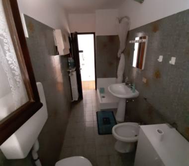 Bilocale in vendita a Sant'Omobono Terme, Frazione Selino Basso