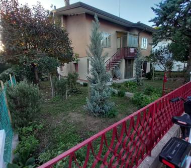 Casa indipendente in vendita a Lignano Sabbiadoro (Udine), Via Garda 26