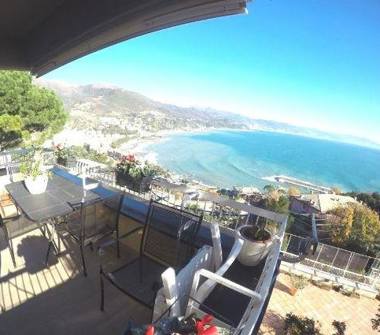 Appartamento in vendita a Arenzano, Frazione Pineta di Arenzano, VIA DEL LAGO 12