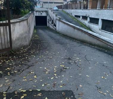 Garage/Auto silos in vendita a Guidonia Montecelio, Frazione Villalba, Viale Trieste 21