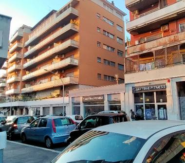 Appartamento in vendita a Roma, Zona Romanina, Via Albano 98