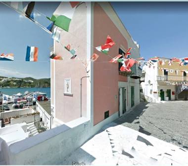 Negozio in vendita a Ponza (Latina), Piazza Carlo Pisacane 16