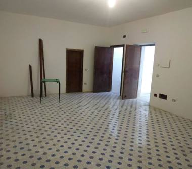 Negozio in affitto a Solofra (Avellino), Via Felice De Stefano 32-34