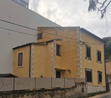 Casa indipendente in vendita a Scicli (Ragusa), Via Gesso 27