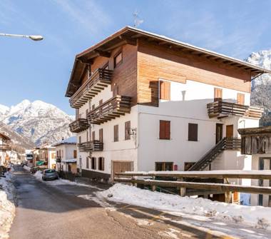 Affitto Appartamento Vacanze a San Pietro di Cadore (Belluno), Via P. F. Calvi 14