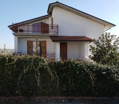 Casa indipendente in vendita a Recanati, Frazione Bagnolo