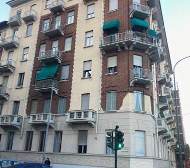 Trilocale in vendita a Torino, Zona Millefonti, Via Millefonti 29