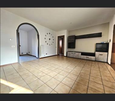 Trilocale in vendita a Fiorano al Serio (Bergamo), Via Tosi Albini 3