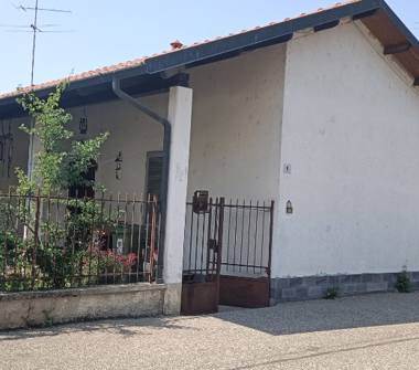 Casa indipendente in vendita a Robbio (Pavia), Via de Sanctis 9