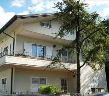 Porzione di casa in vendita a Riccione (Rimini)