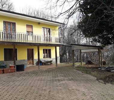 Casa indipendente in vendita a Bagnolo Piemonte, Frazione Villaro, Via Canavera 26