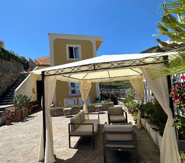 Offerta Vacanze Bed & Breakfast a Ponza (Latina), Via Chiaia di Luna 33