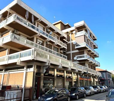 Trilocale in vendita a Vercelli, Frazione Centro città, Via Giuseppe Chicco 10