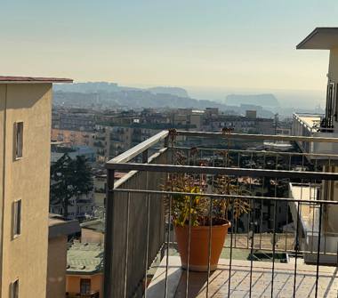 Porzione di casa in affitto a Napoli, Zona Arenella