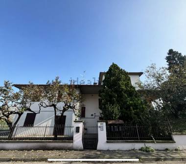 Villa in vendita a Torrile, Frazione Rivarolo