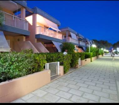 Offerta Vacanze Residence a Rodi Garganico (Foggia), via delle Dalie 11