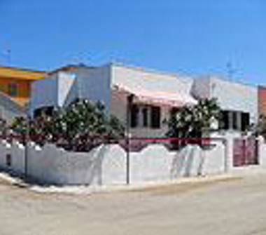 Affitto Villa Vacanze a Salve, Frazione Torre Pali