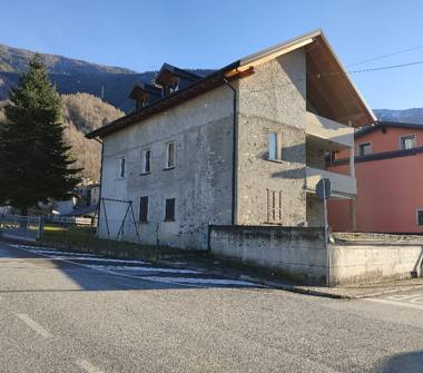 Casa indipendente in vendita a Lovero (Sondrio), Via Ermete Zampatti 19