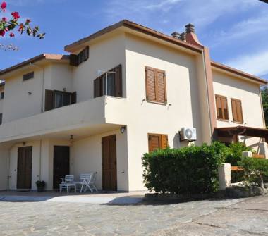 Affitto Appartamento Vacanze a Castelsardo, Frazione Lu Bagnu, via umbria 88