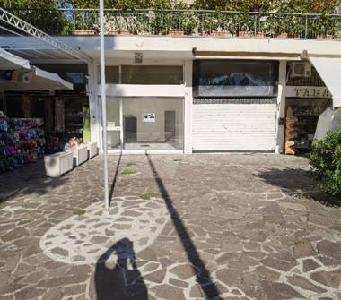 Negozio in affitto a Cervia, Frazione Milano Marittima