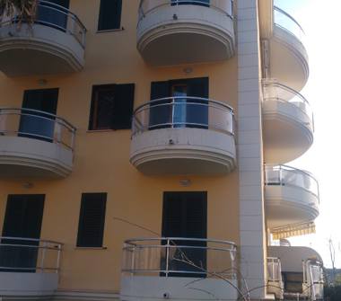 Trilocale in vendita a Martinsicuro, Frazione Villa Rosa, Via Bruno Buozzi 4