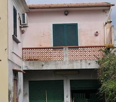 Casa indipendente in vendita a Orciano Pisano (Pisa), Via Roma 38
