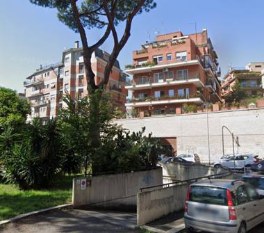 Box/Garage/Posto auto in affitto a Roma, Zona Romanina, Via dello Sci 3