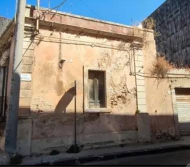 Casa indipendente in vendita a Solarino (Siracusa), Via Rattazzi 2