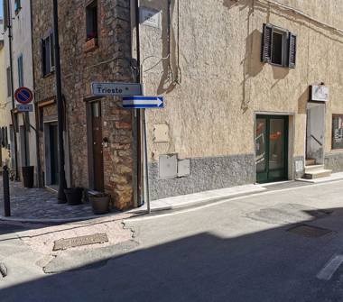 Negozio in vendita a Gavorrano, Frazione Caldana