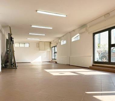 Negozio in vendita a Fondi, Frazione Stazione Fondi, Via Jommelli 9