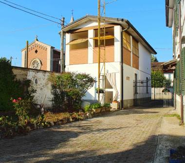 Casa indipendente in vendita a Guardamiglio, Frazione Valloria, Via Dante Alighieri 40