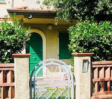 Affitto Appartamento Vacanze a Massa, Frazione Marina Di Massa, Via Tornaboni 3