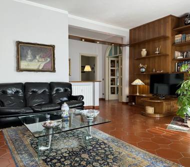 Quadrilocale in vendita a Imperia, Frazione Oneglia