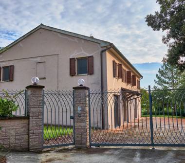 Rustico/Casale in vendita a Belvedere Ostrense (Ancona)