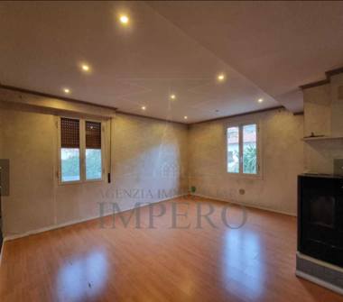 Trilocale in vendita a Ventimiglia (Imperia), Via Edmondo de Amicis 19a