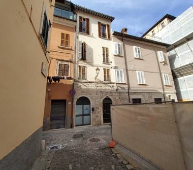 Ufficio in vendita a Ascoli Piceno (Ascoli Piceno), Via del Crocifisso 42