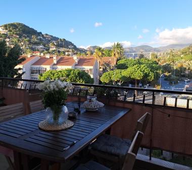 Quadrilocale in vendita a Bordighera, Frazione Sasso Di Bordighera