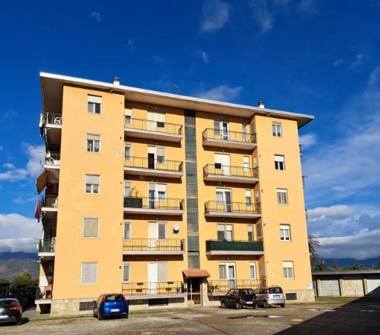 Quadrilocale in vendita a Favria (Torino), Via Ludovico Tarizzo 18