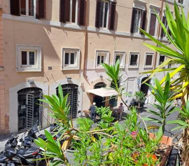 Quadrilocale in vendita a Roma, Zona Romanina, Vicolo de' Bovari 12