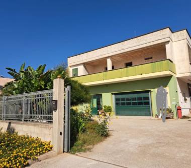 Capannone in vendita a Carmiano (Lecce), Via Enrico Berlinguer 10