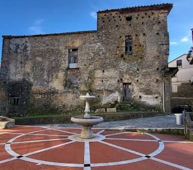 Casa indipendente in vendita a Alfano (Salerno), Piazza Cav. Giovanni Greco 15