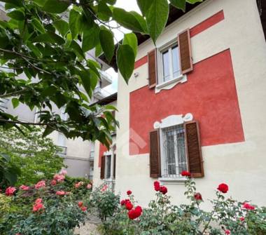Villa in vendita a Sannazzaro de' Burgondi (Pavia)