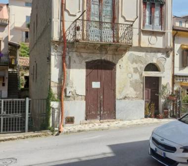 Casa indipendente in vendita a Altavilla Irpina (Avellino), Via Ferrovia 5